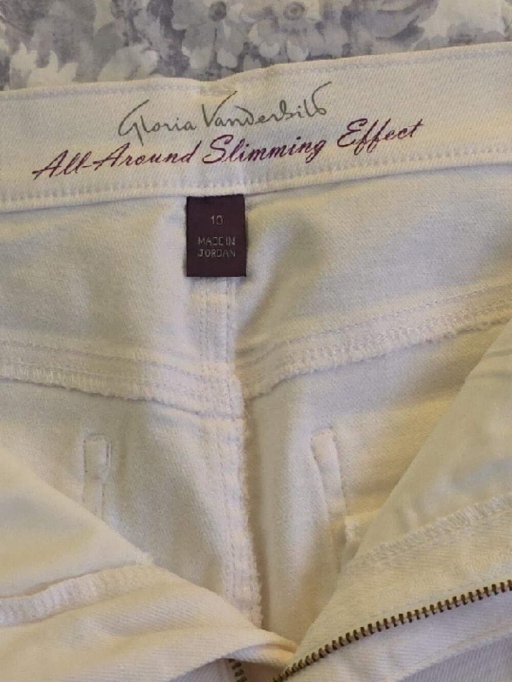 Gloria Vanderbilt White High-Rise Slimming Jeans